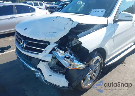 2015 Mercedes-Benz Ml 350 4Matic z USA, uszkodzony, nr VIN 4JGDA5HB8FA569596